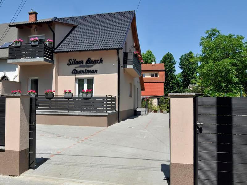 Silver Beach Apartments Сиофок Екстериор снимка