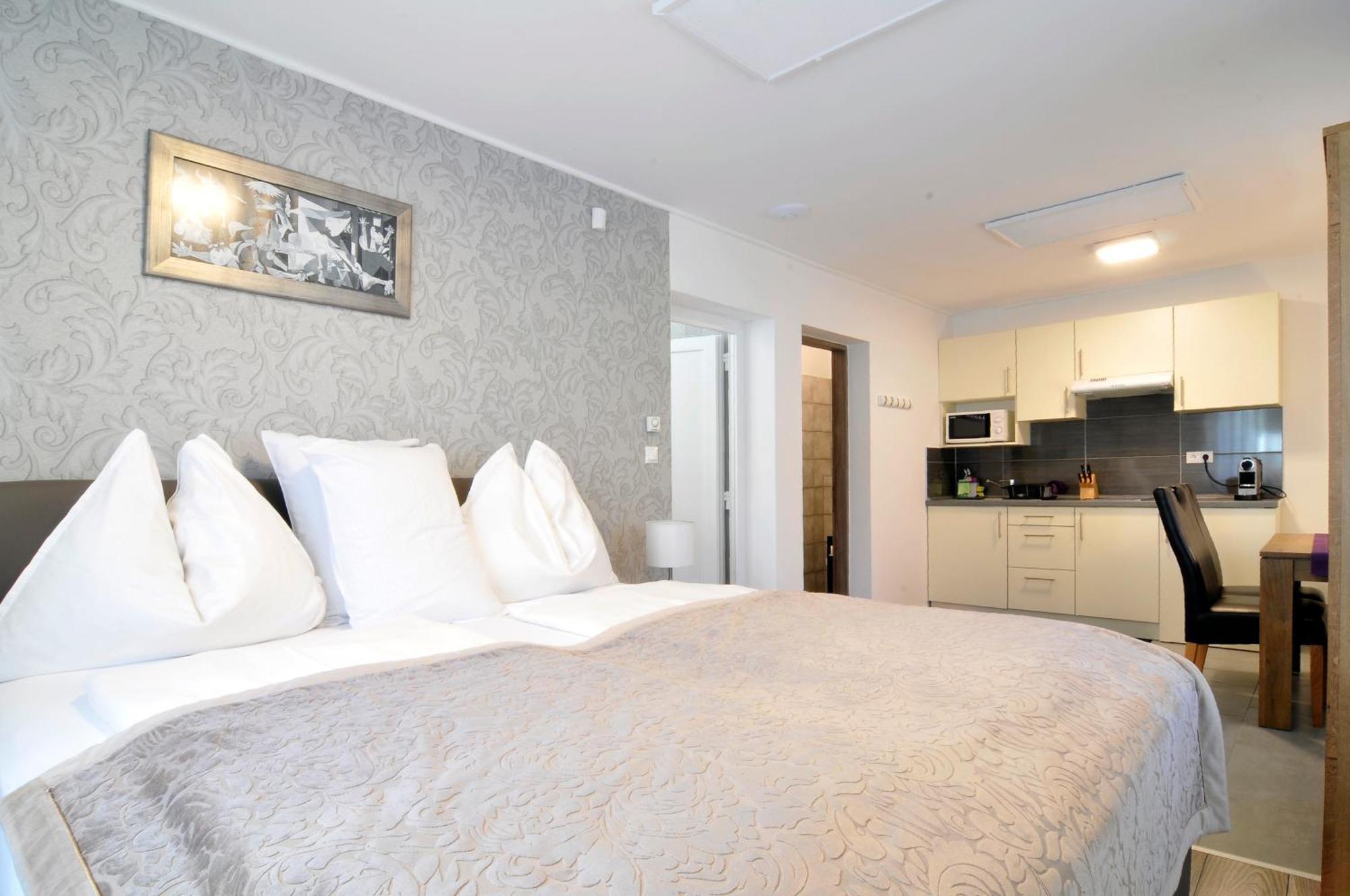 Silver Beach Apartments Сиофок Екстериор снимка